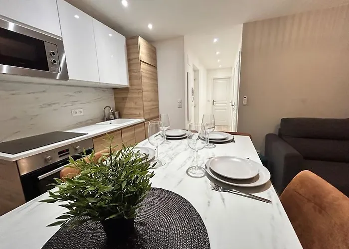 Emma - 4/6 Pers Neuf- Hyper Centre Clim Terrasse Apartment